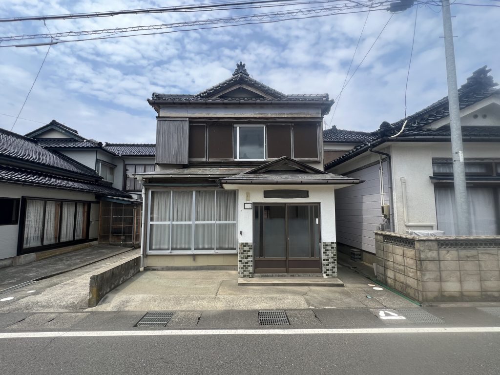 にかほ市三森字浜田